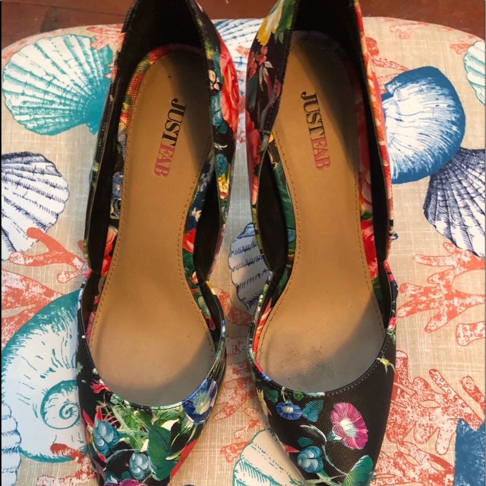 Women multi- flowers shoes.